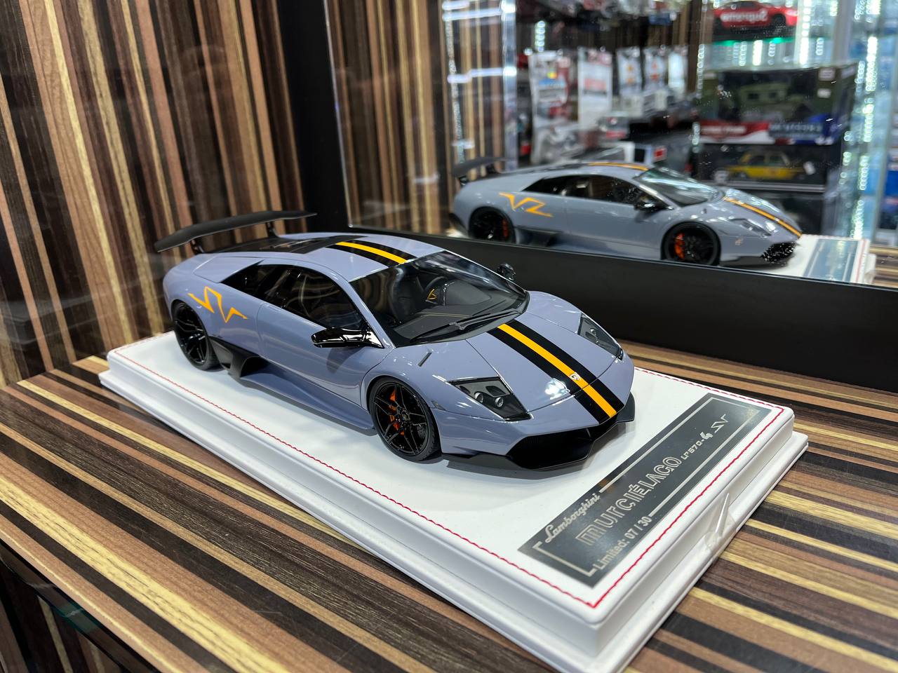 Davis & Giovanni Lamborghini Aventador LP670-4 SV 1/18 Resin Model - Grey|Sold in Dturman.com Dubai UAE.