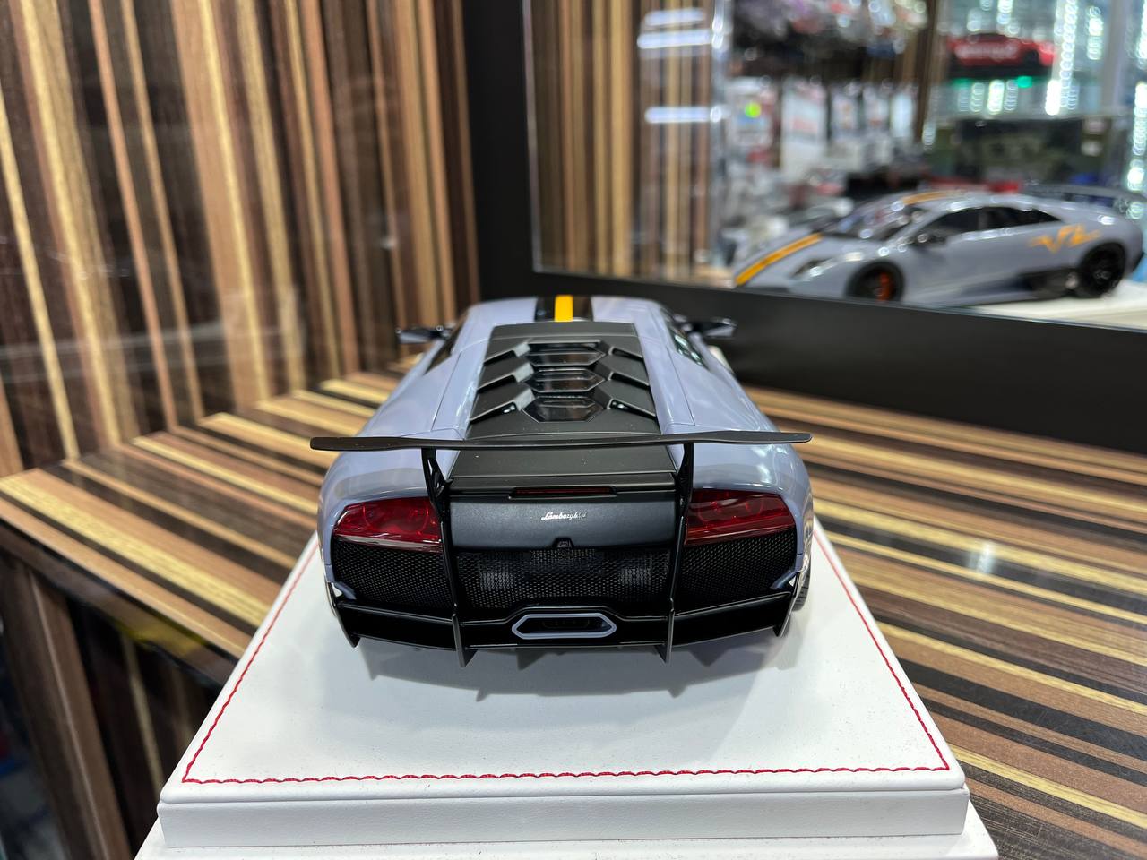 Davis & Giovanni Lamborghini Aventador LP670-4 SV 1/18 Resin Model - Grey|Sold in Dturman.com Dubai UAE.
