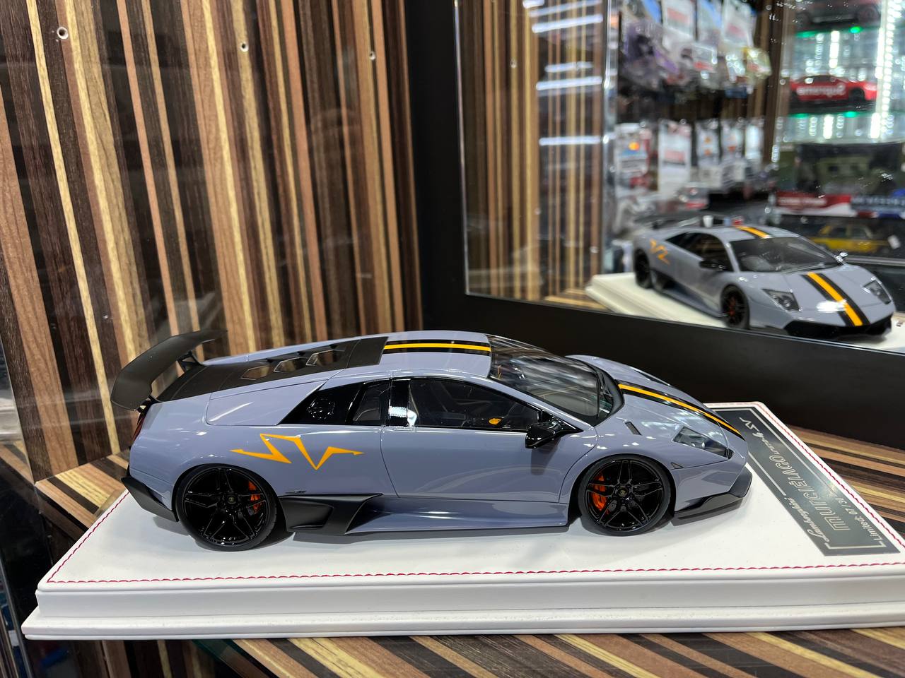 Davis & Giovanni Lamborghini Aventador LP670-4 SV 1/18 Resin Model - Grey|Sold in Dturman.com Dubai UAE.