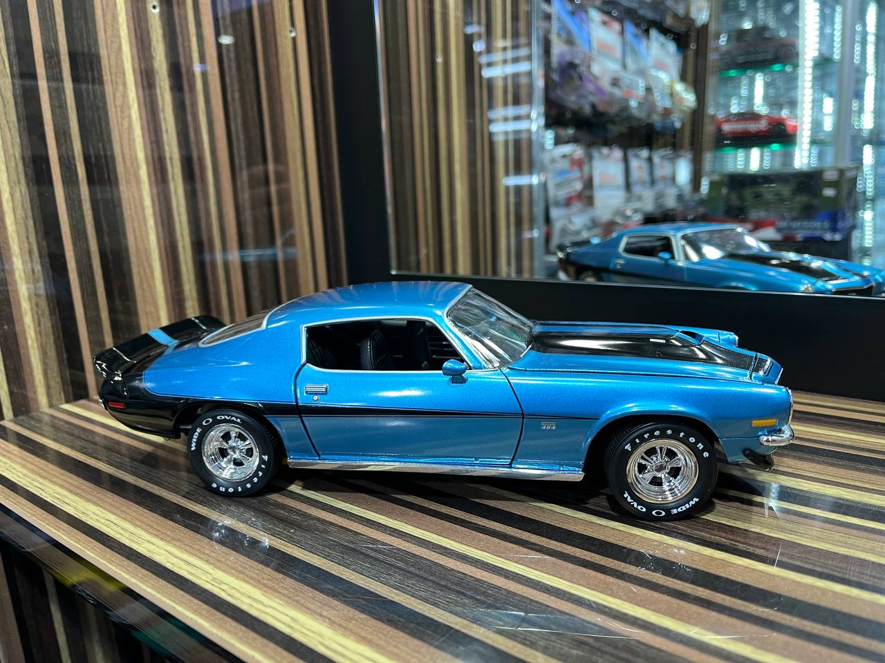 Auto World Chevrolet Camaro 1971 - 1/18 Diecast Model, All Opening - Blue|Sold in Dturman.com Dubai UAE.
