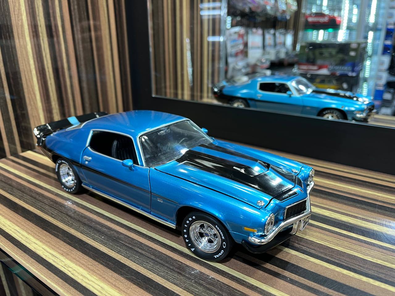 Auto World Chevrolet Camaro 1971 - 1/18 Diecast Model, All Opening - Blue|Sold in Dturman.com Dubai UAE.