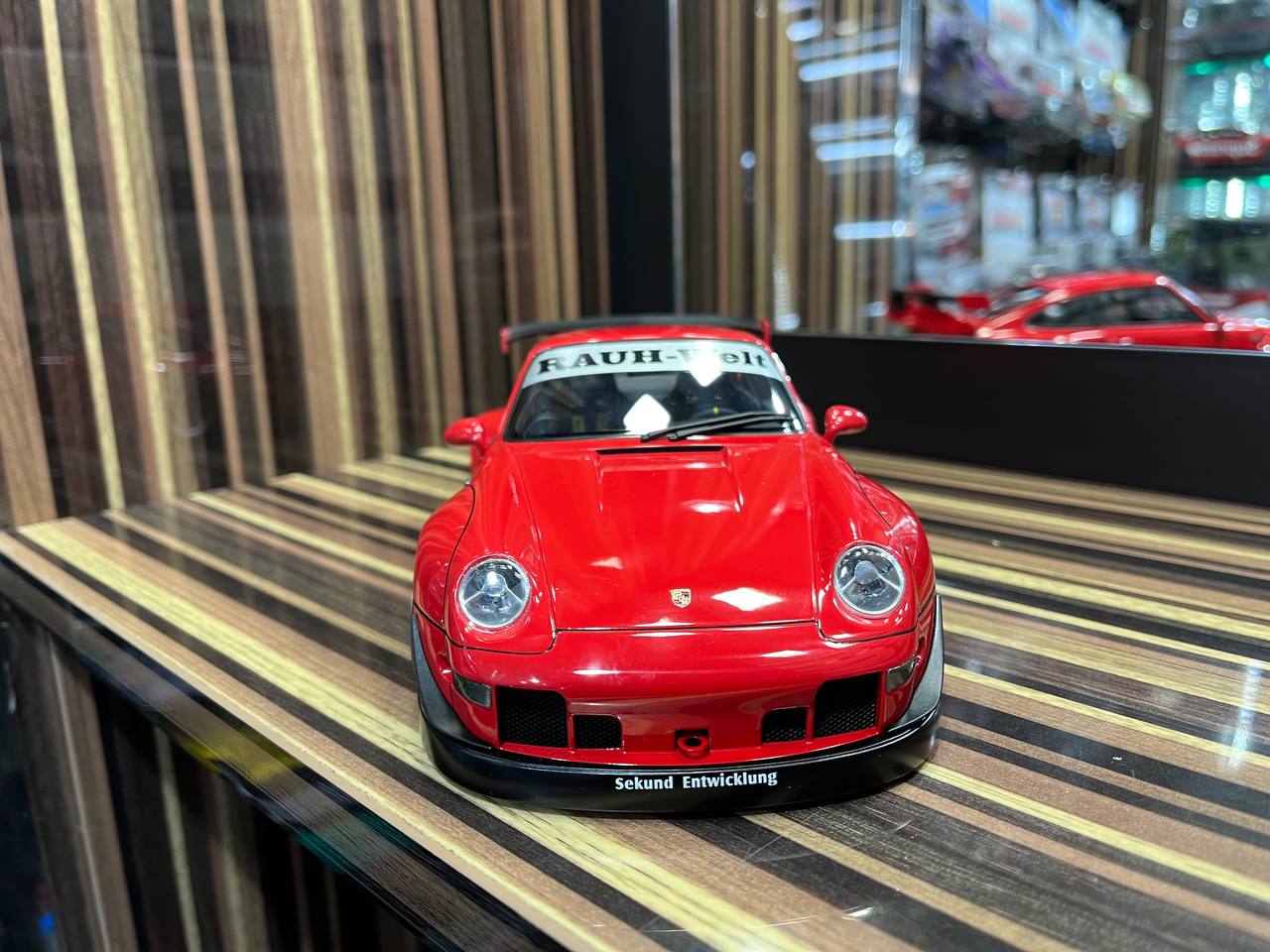 AutoArt Porsche RWB 993 - 1/18 Diecast Model, All Opening - Red