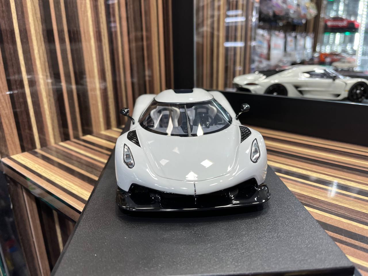 GT Spirit Koenigsegg Jesko Absolut - 1/18 Resin Model, Not Opening - Grey
