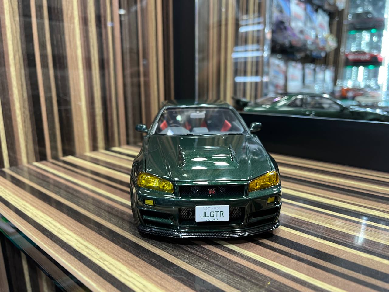 MotorHelix Nissan Skyline GT-R34 Nismo - 1/18 Diecast Model, Full Opening - Dark Green