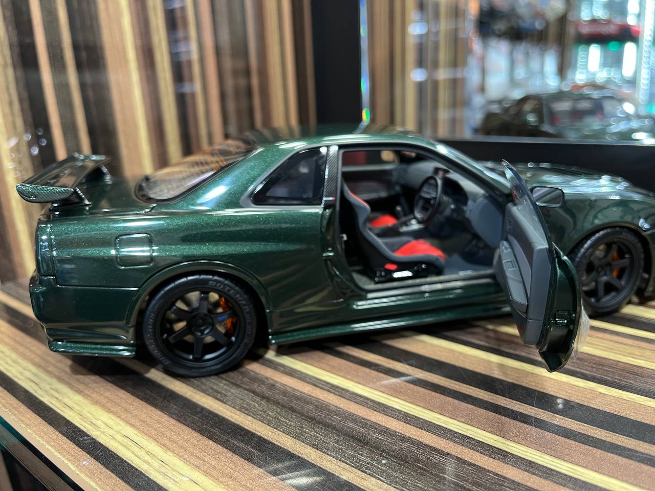 MotorHelix Nissan Skyline GT-R34 Nismo - 1/18 Diecast Model, Full Opening - Dark Green