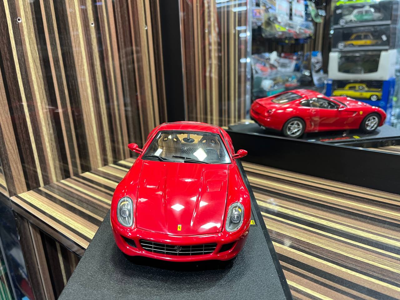 1/18 Diecast Model Ferrari 599 GTB Fiorano, Hotwheels Elite - Red