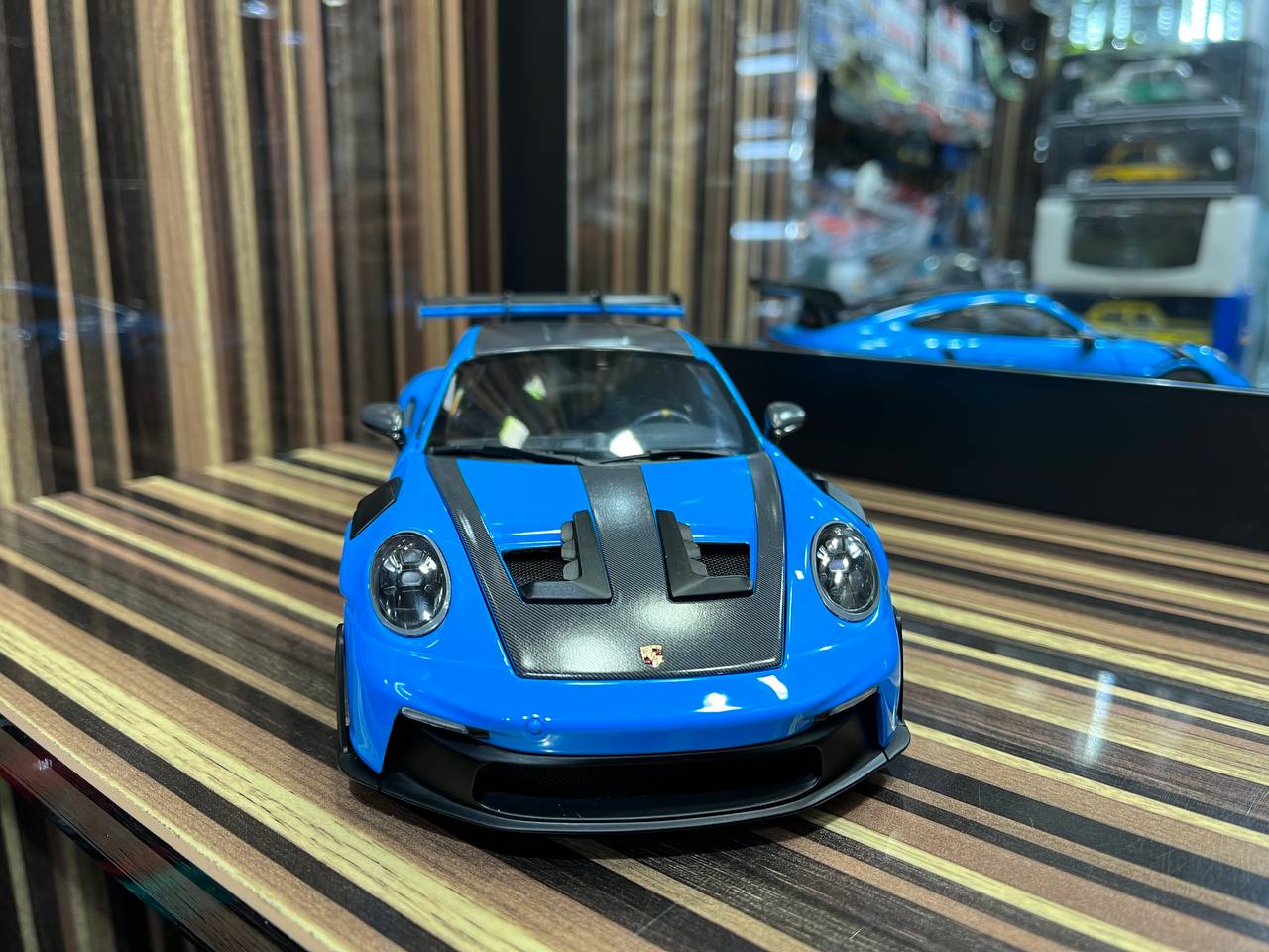 Minichamps Porsche GT3RS - 1/18 Diecast Model, Partially Opening - Blue