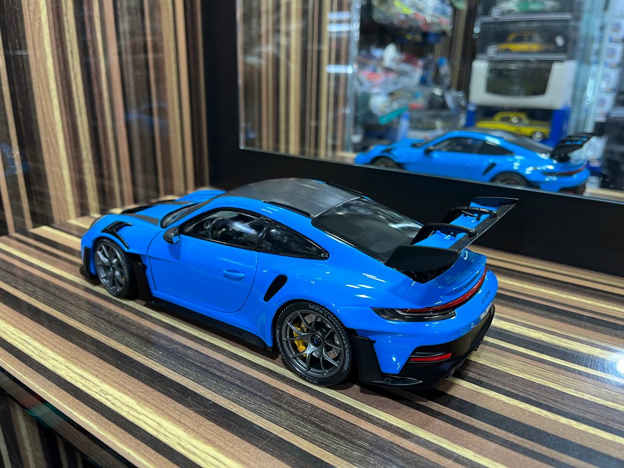 Minichamps Porsche GT3RS - 1/18 Diecast Model, Partially Opening - Blue