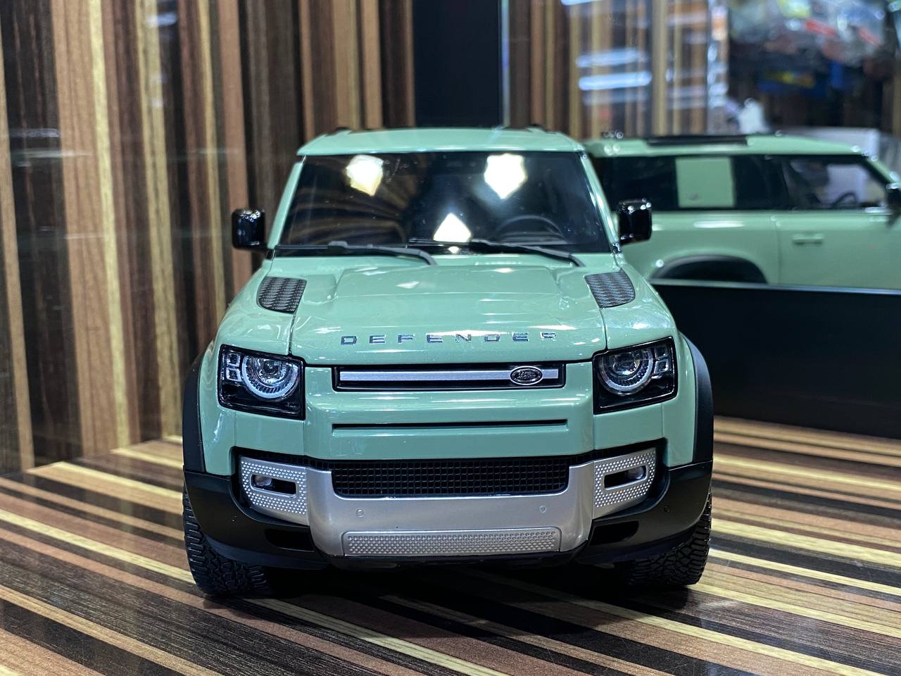 1/18 Metal Diecast | Almost Real Land Rover Defender 90 (2023) -Green