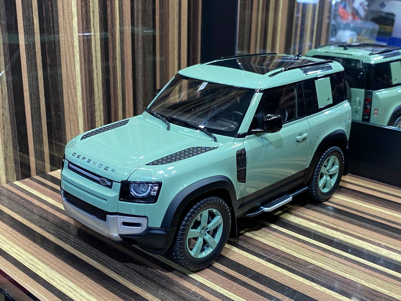 1/18 Metal Diecast | Almost Real Land Rover Defender 90 (2023) -Green