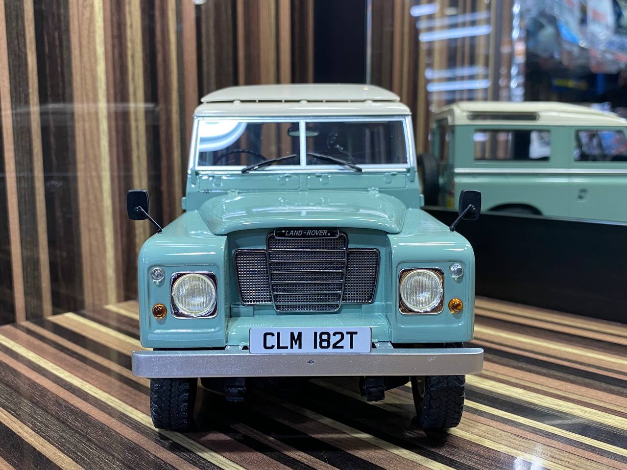 Cult Scale Model Land Rover 88 Series III (1978) - 1/18 Resin, Green