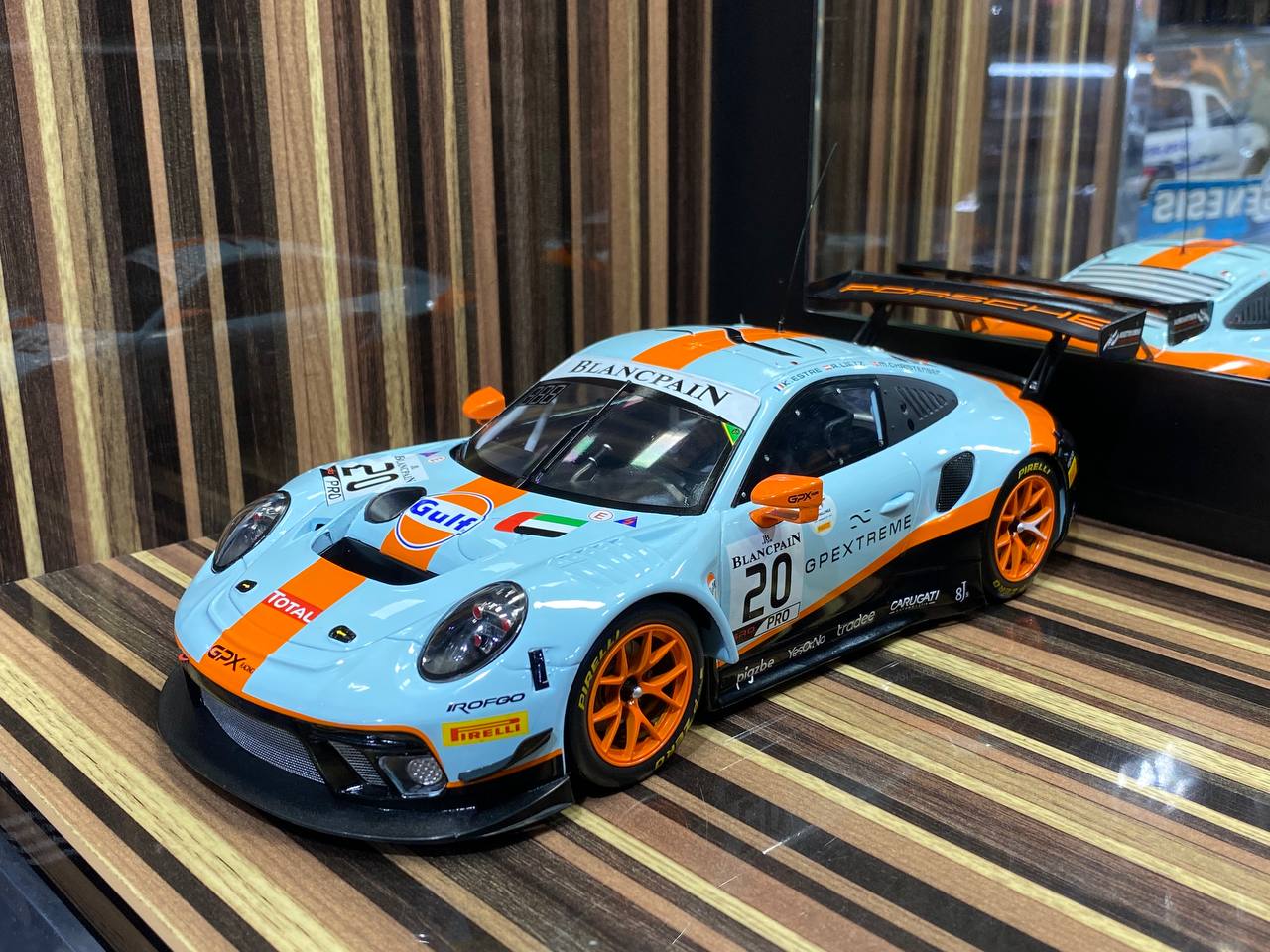 Ixo Models 1/18 Metal Diecast Porsche 911 GT3 R - Gulf Livery