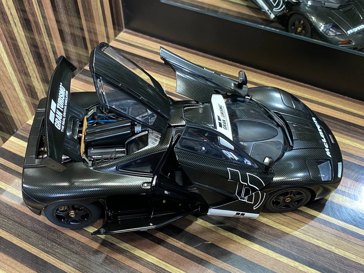 1/18 Diecast McLaren F1 Stealth Model (Gran Turismo GT5) - All Opening by Autoart