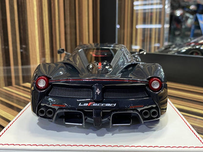 Davis & Giovanni Ferrari LaFerrari - 1/18 Resin Model- Full Carbon / Red, Black Interior