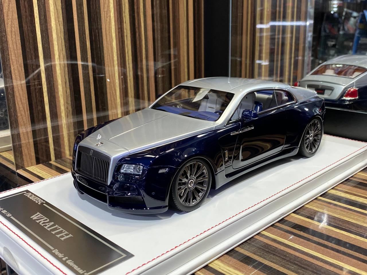 Davis & Giovanni Rolls Royce Wraith Novitec - 1/18 Resin Model,Black / Silver