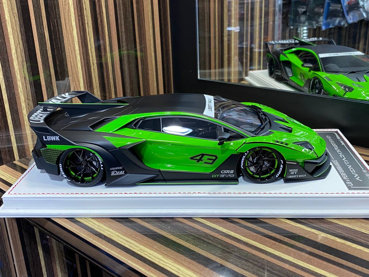 Davis & Giovanni Lamborghini Aventador GT EVO - 1/18 Resin Model - Pearl Green
