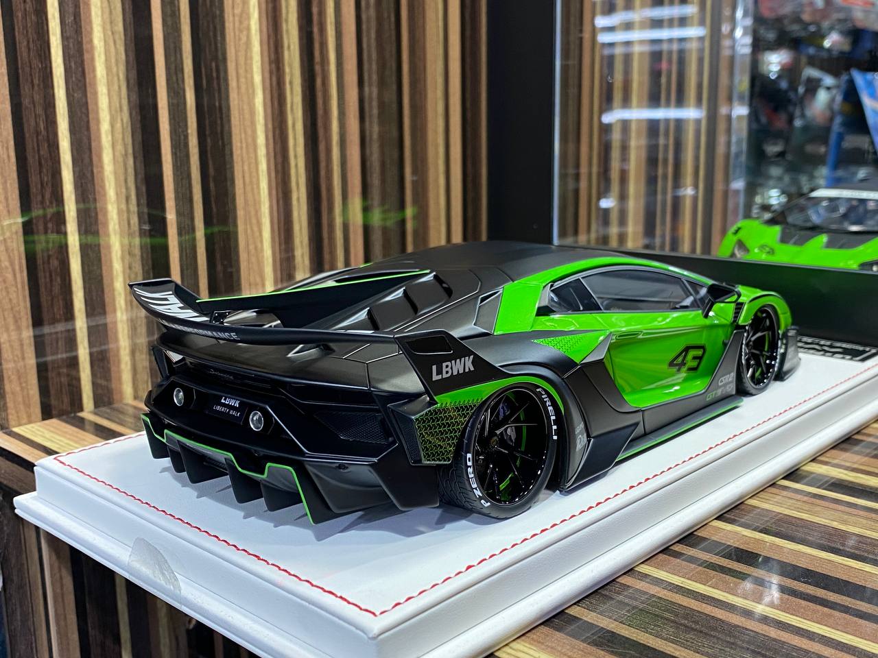 Davis & Giovanni Lamborghini Aventador GT EVO - 1/18 Resin Model - Pearl Green