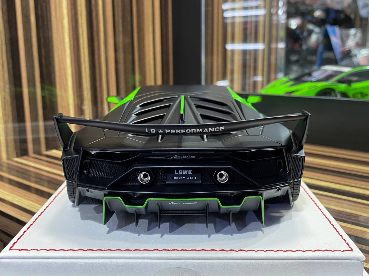 Davis & Giovanni Lamborghini Aventador GT EVO - 1/18 Resin Model - Pearl Green