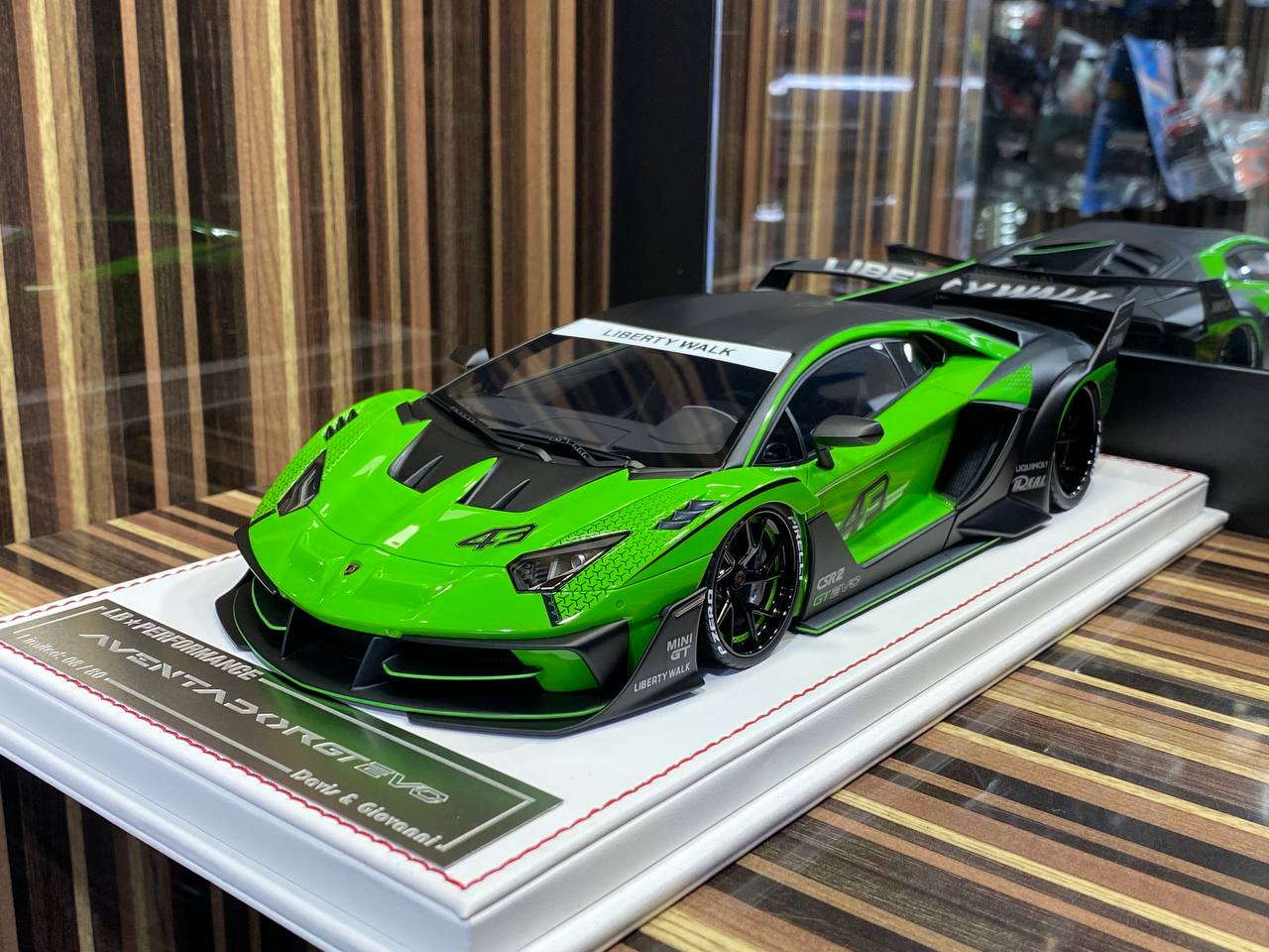 Davis & Giovanni Lamborghini Aventador GT EVO - 1/18 Resin Model - Pearl Green