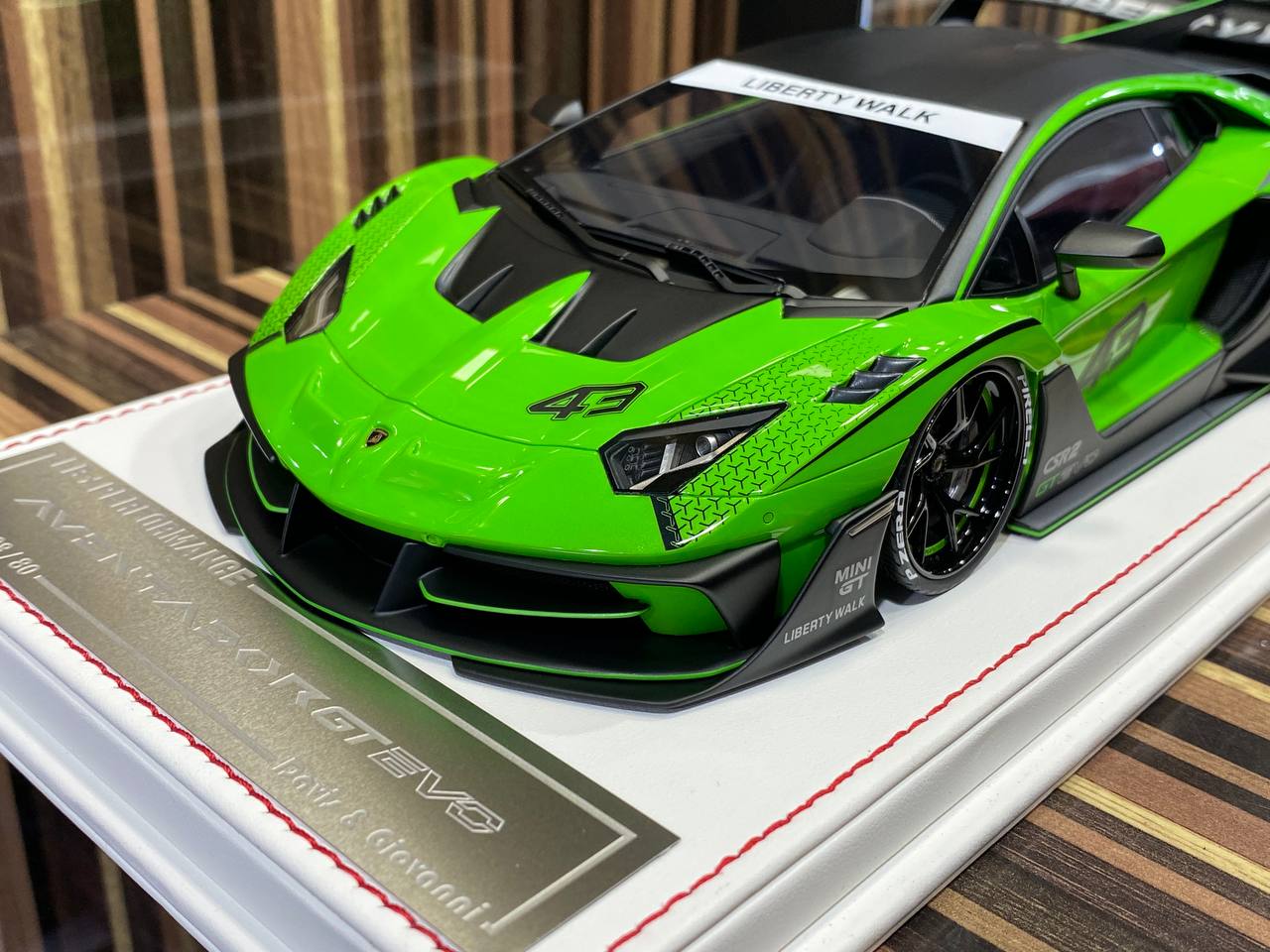 Davis & Giovanni Lamborghini Aventador GT EVO - 1/18 Resin Model - Pearl Green