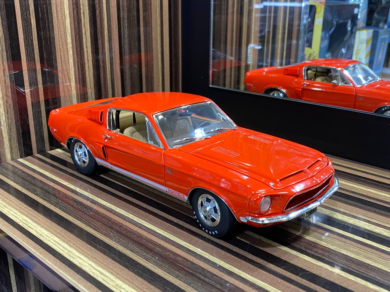 1:18 ACME 1968 Shelby GT500 Convertible blue metallic with white Top EUR 179,95 - DE 1:18 ACME 1968 Shelby GT500 Convertible blue metallic with white Top EUR 179,95 - DE