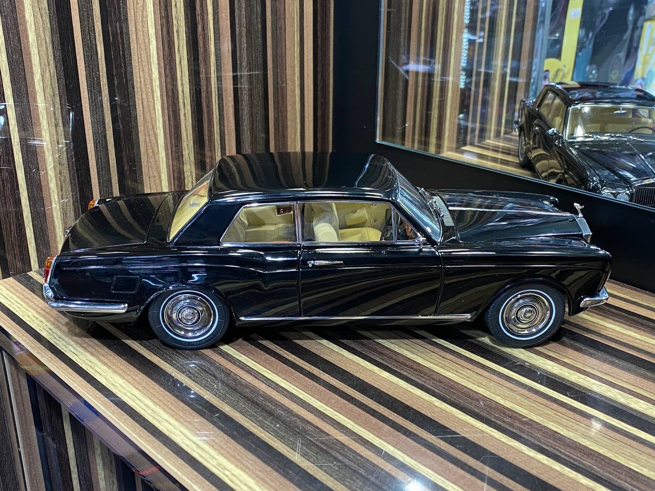 Paragon Models Rolls Royce Silver Shadow MPW 2-Door Coupe - 1/18 Diecast, Black - Paint Rashes Present