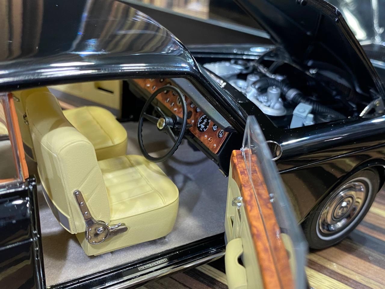Paragon Models Rolls Royce Silver Shadow MPW 2-Door Coupe - 1/18 Diecast, Black - Paint Rashes Present