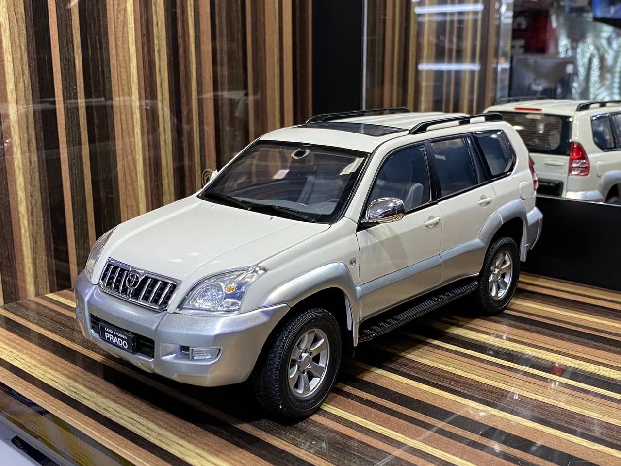 Faw Toys Land Cruiser PRADO GX [1/18 Diecast White] – dturman.com