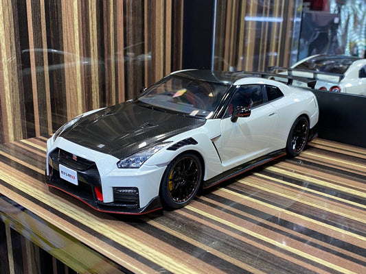 AutoArt Nissan GT-R R35 NISMO Special Edition [ 1/18 White ]