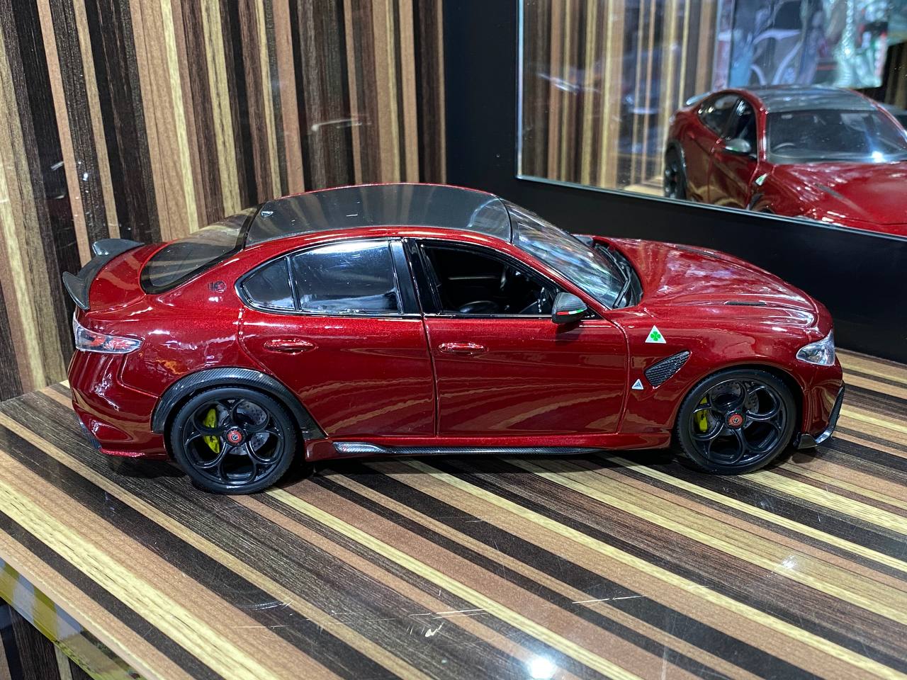 Bburago Alfa Romeo Giulia GTA - 1/18 Metal Diecast Model, Full Opening, Dark Red