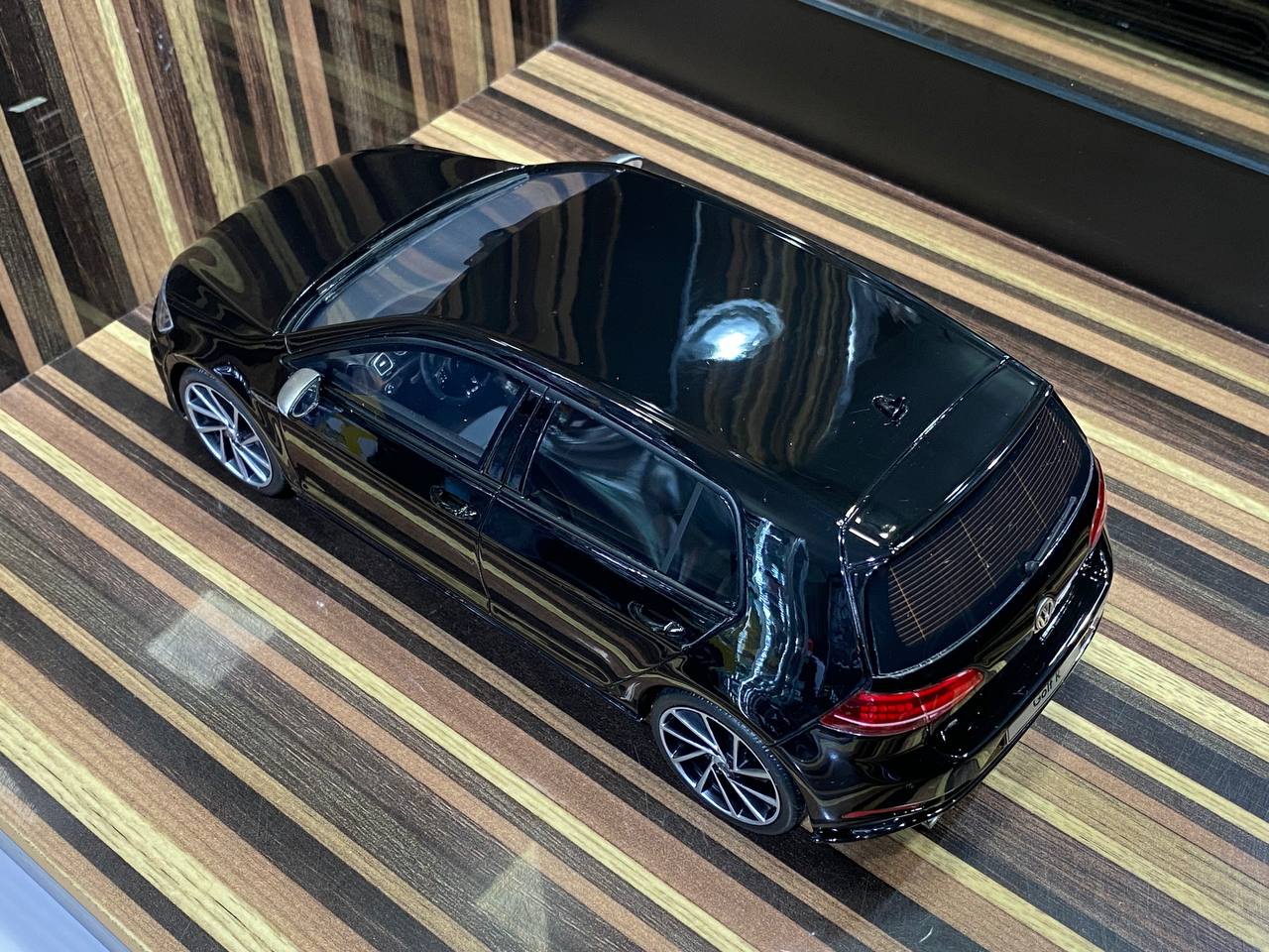 Otto Volkswagen Golf R VIII - 1/18 Resin Model, Black