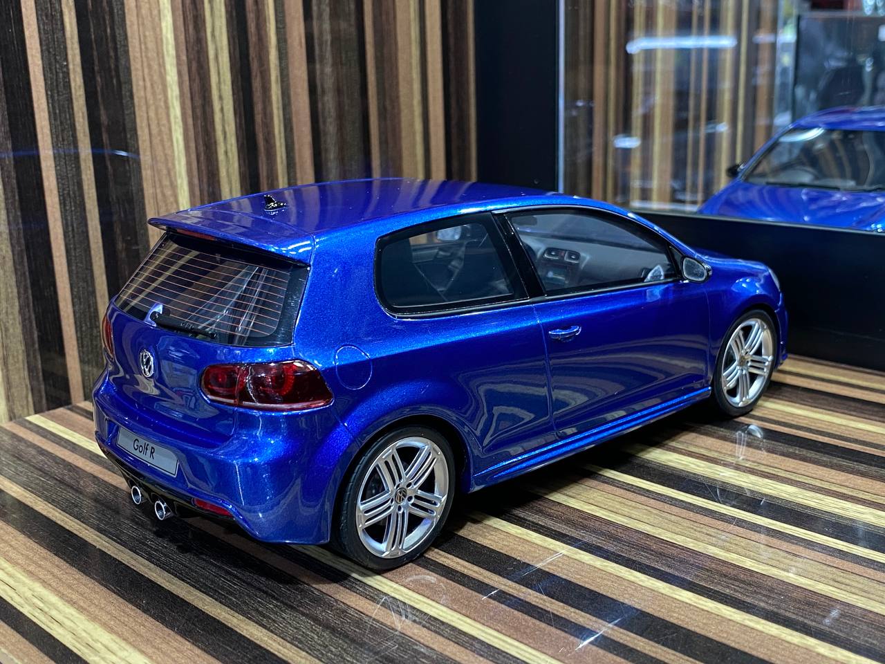 Otto Mobile Volkswagen Golf R VI - 1/18 Resin Model, Blue