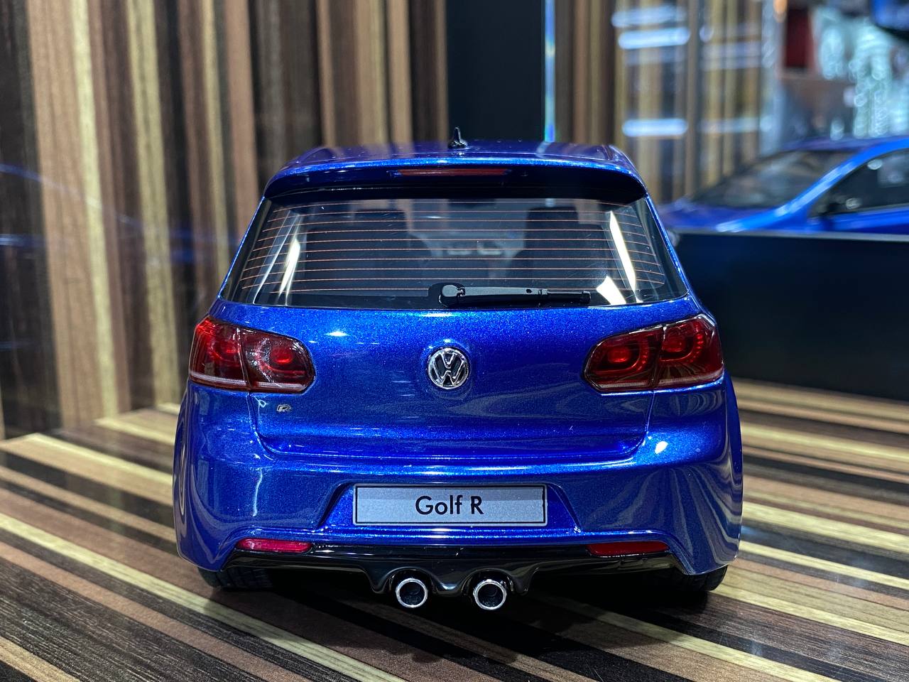 Otto Mobile Volkswagen Golf R VI - 1/18 Resin Model, Blue
