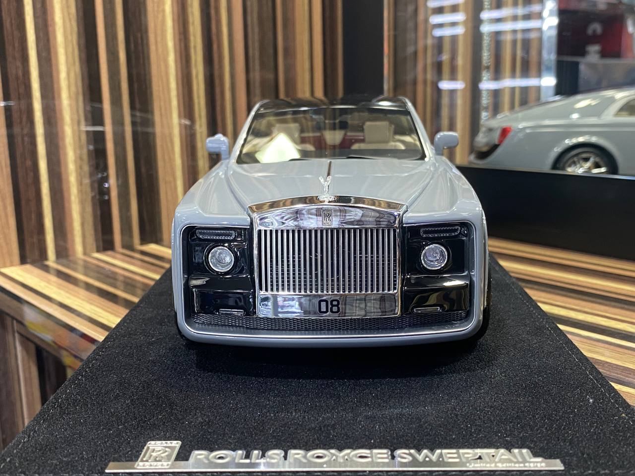 AutoBarnModels Rolls-Royce Sweptail - 1/18 Resin Model, Grey