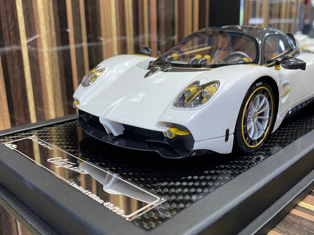 VIP Model Pagani Utopia - 1/18 Resin Model, Pearl White