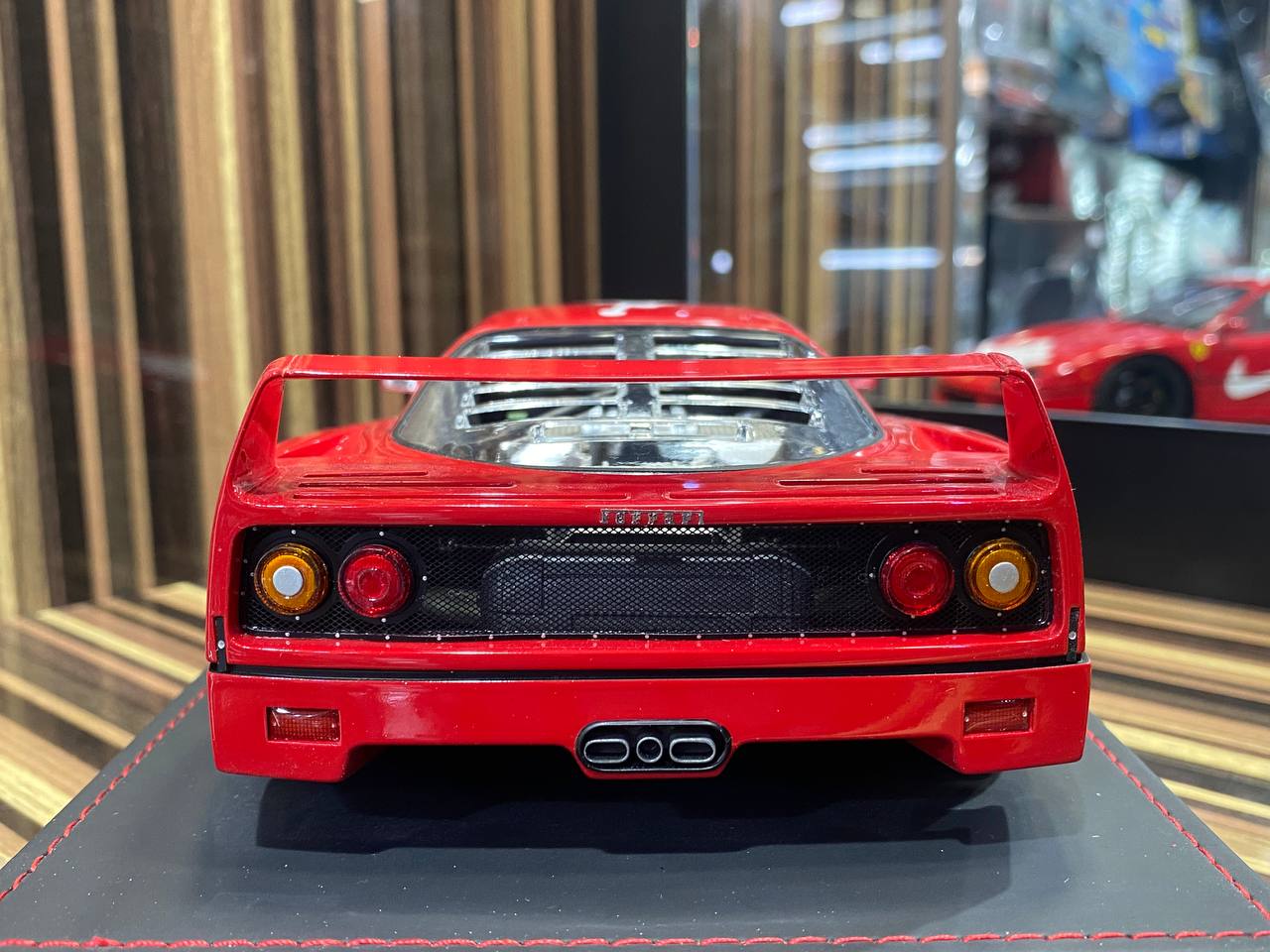 Auto Barn Ferrari F40 Made by Amano - 1/18 Resin Model, Red