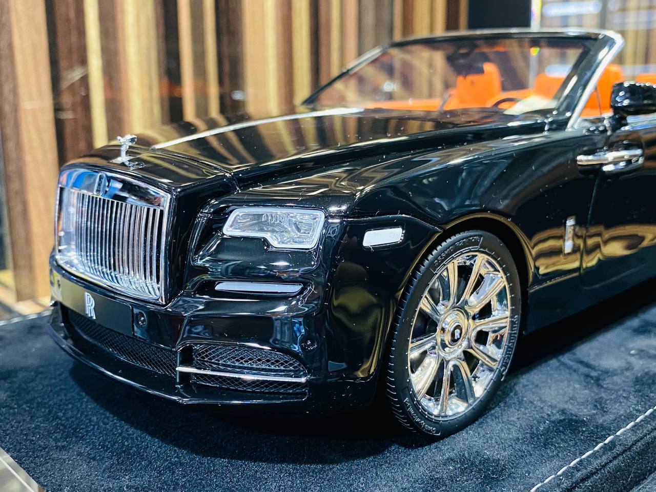 1/18 HH Rolls Royce Dawn Resin Model - Diamond Black | Limited Edition