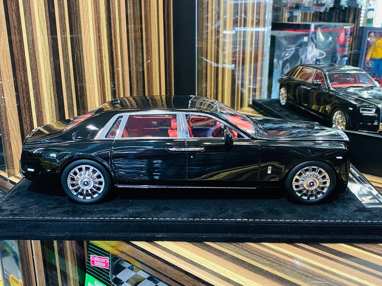 HH Rolls Royce Phantom Extended Wheelbase Resin Model - Diamond Black | Limited Edition