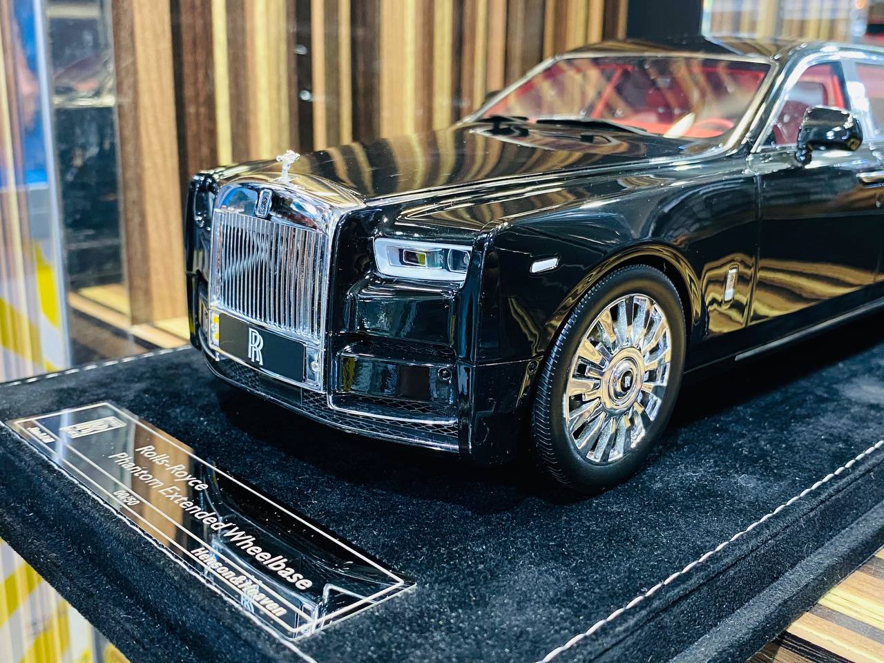 HH Rolls Royce Phantom Extended Wheelbase Resin Model - Diamond Black | Limited Edition