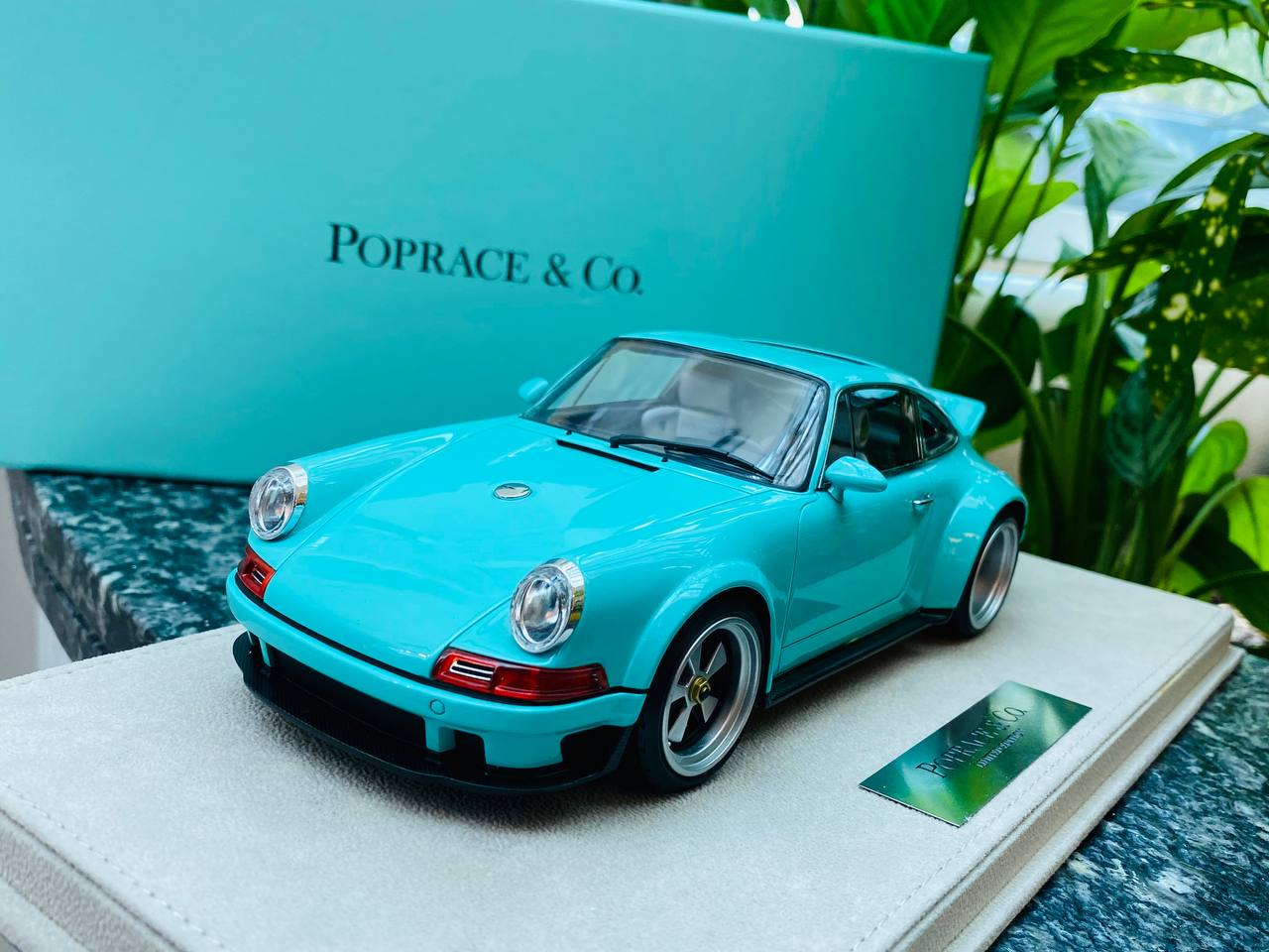 Miniature PORSCHE SINGER 911 COUPE BLEU TURQUOISE 1/18 Miniature PORSCHE SINGER 911 COUPE BLEU TURQUOISE 1/18
