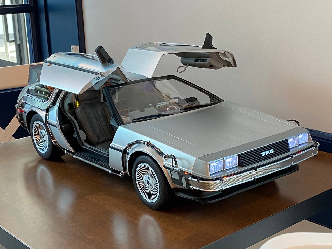 Hot Toys DMC DeLorean Time Mechine 1/6 ( Back to the future )|Sold in Dturman.com Dubai UAE.