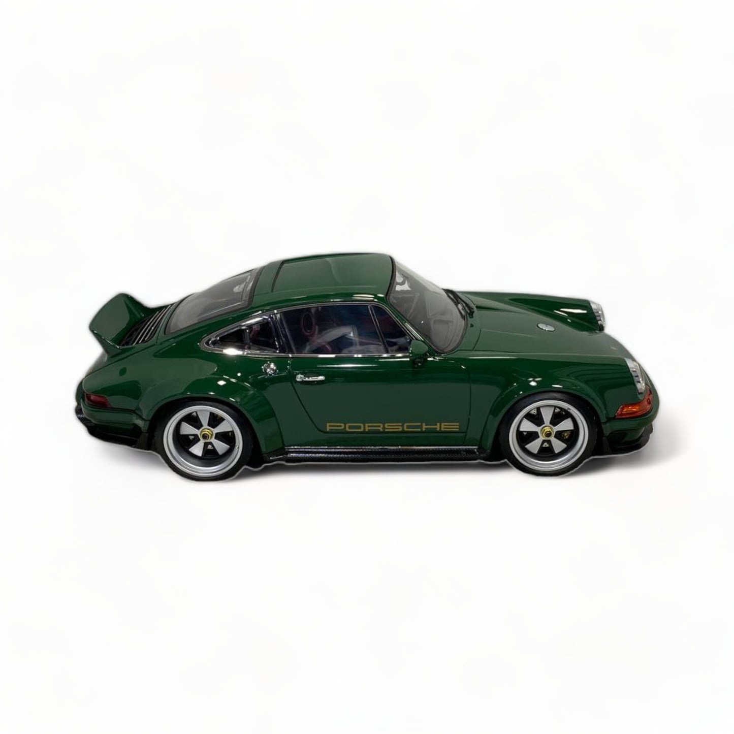 Porsche Singer DLS 1/18 Pop Race