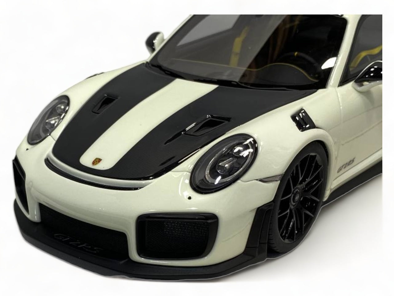 1/18 Davis & Giovanni Porsche 911 GT2 RS in Luminous Green Limited Edition|Sold in Dturman.com Dubai UAE.