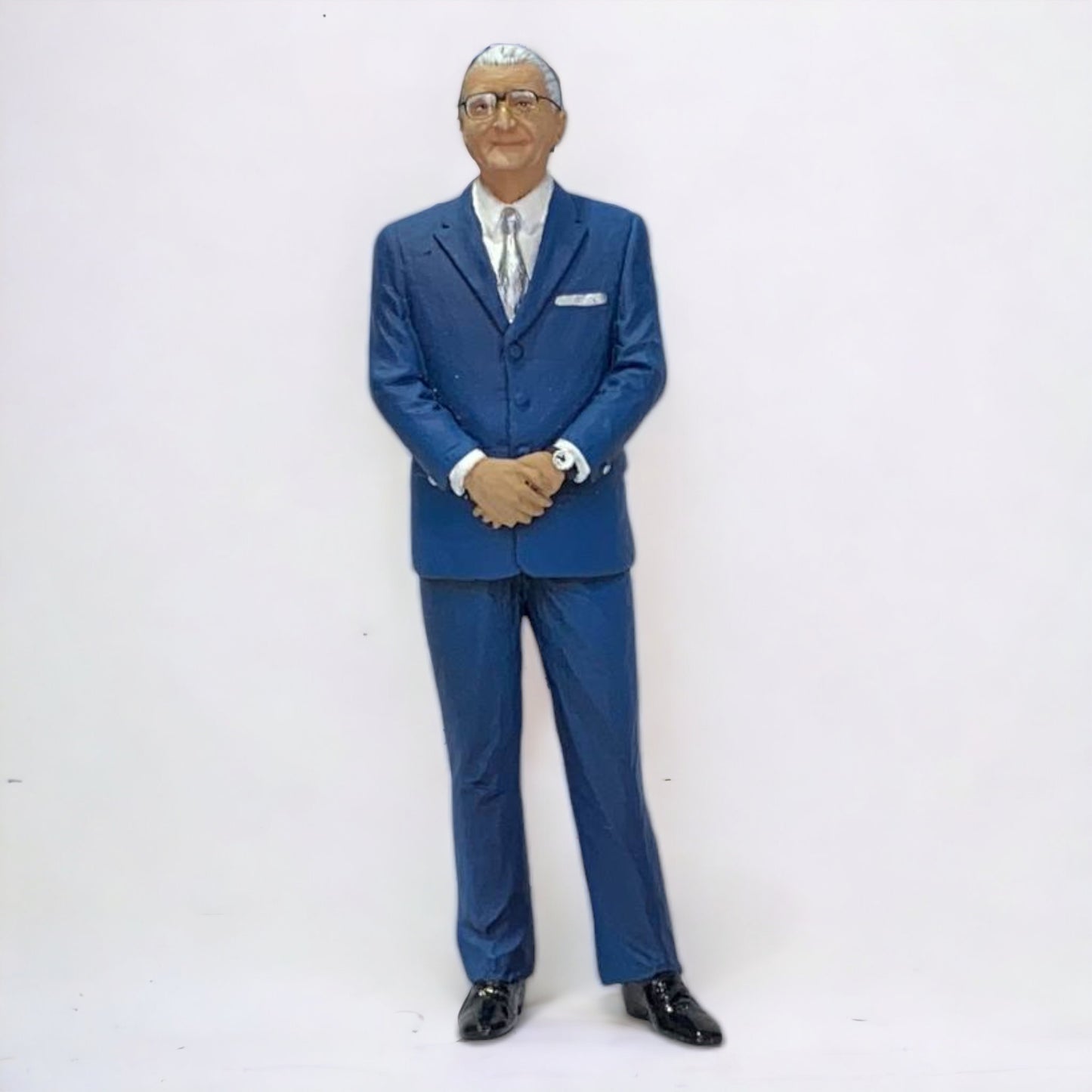 1/18 WILLIAM LYONS JAGUAR Figure - Action Figure by SF|Sold in Dturman.com Dubai UAE.