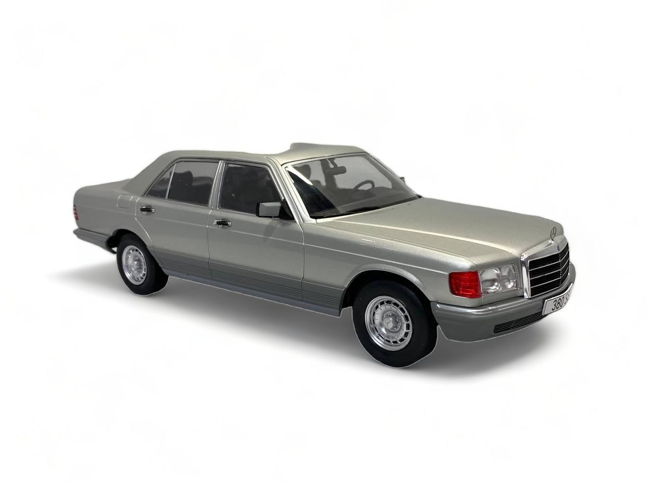 1/18 Modelcar group Mercedes benz S-CLASS 380 SE W126 SILVER Model Car|Sold in Dturman.com Dubai UAE.