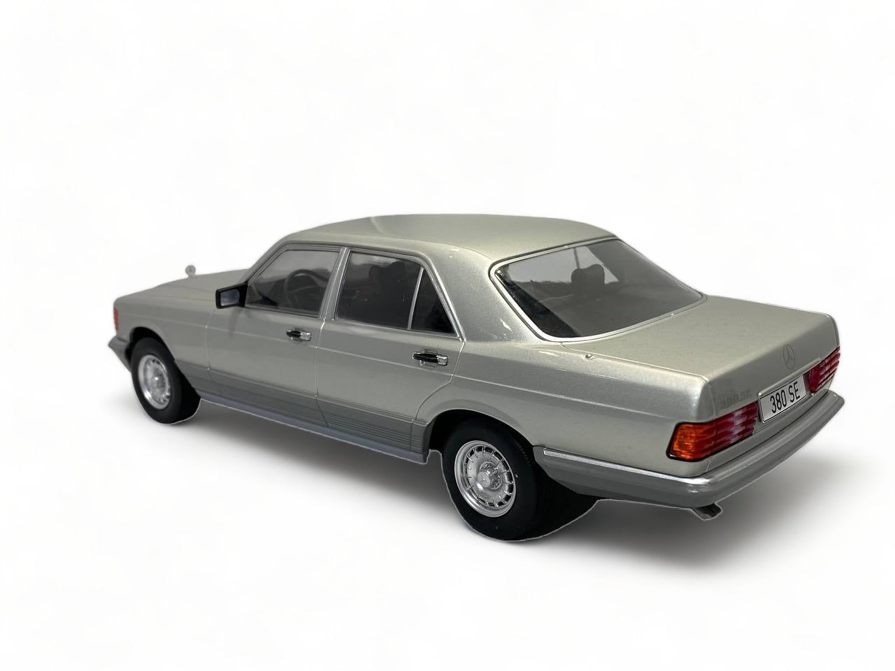 1/18 Modelcar group Mercedes benz S-CLASS 380 SE W126 SILVER Model Car|Sold in Dturman.com Dubai UAE.
