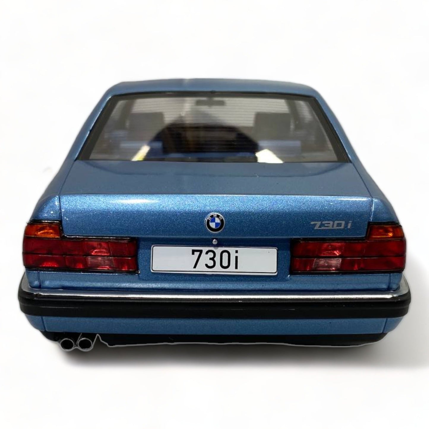 1/18 Modelcar group BMW 7-series (E32) BLUE Model Car