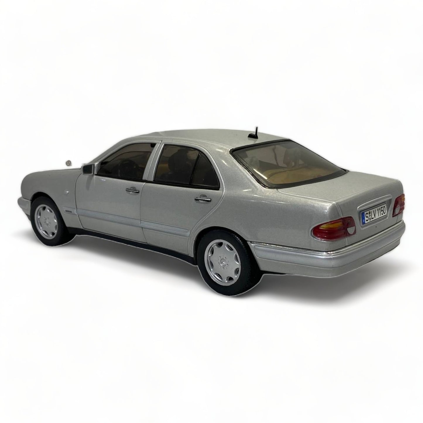 1/18 Sun Star Mercedes benz E 320 SILVER Model Car