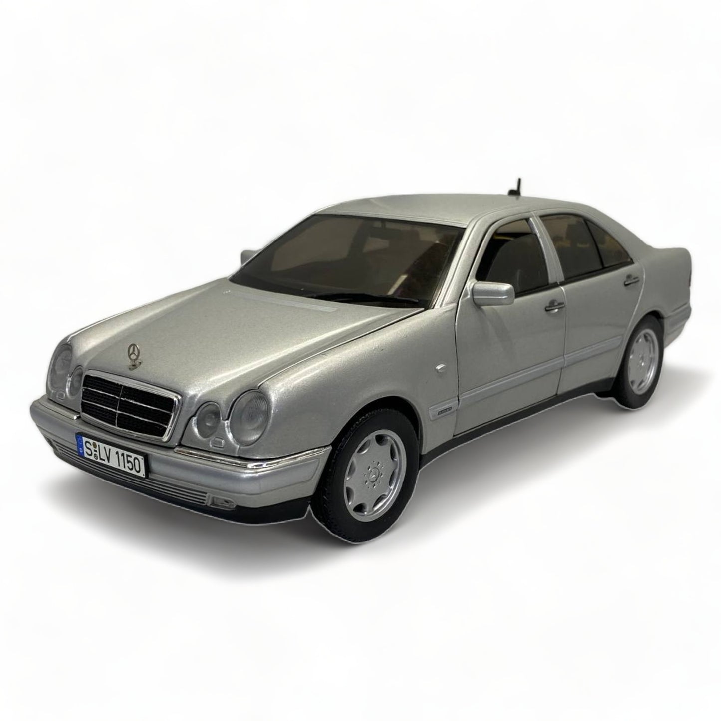 1/18 Sun Star Mercedes benz E 320 SILVER Model Car