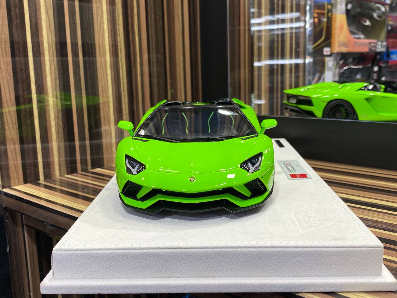 1/18 Make Up - Lamborghini Aventador S Roadster (Green - Verde Scandal)|Sold in Dturman.com Dubai UAE.